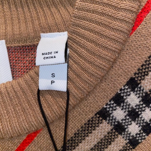 NEW💕Burberry wool blend Clara vintage check sweater 💕 - Picture 6 of 10